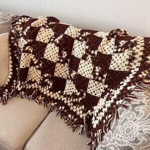 Vtg Handmade Afghan Crochet Throw Blanket Squares Fringe Brown White 56x39”